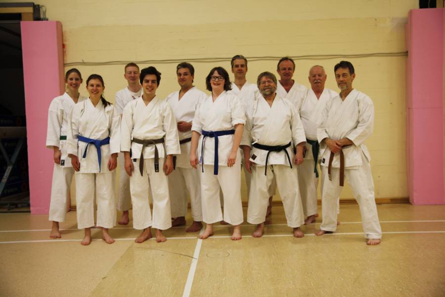 gruppenbild2.jpg gruppenbild2.jpg